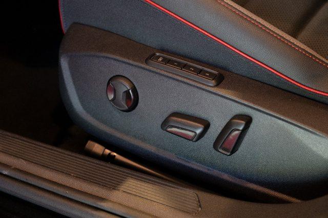 VOLKSWAGEN Golf R 2.0 TSI GTI.CLUBSPORT 300 CV DSG.AKRAPOVIC.PERFOR