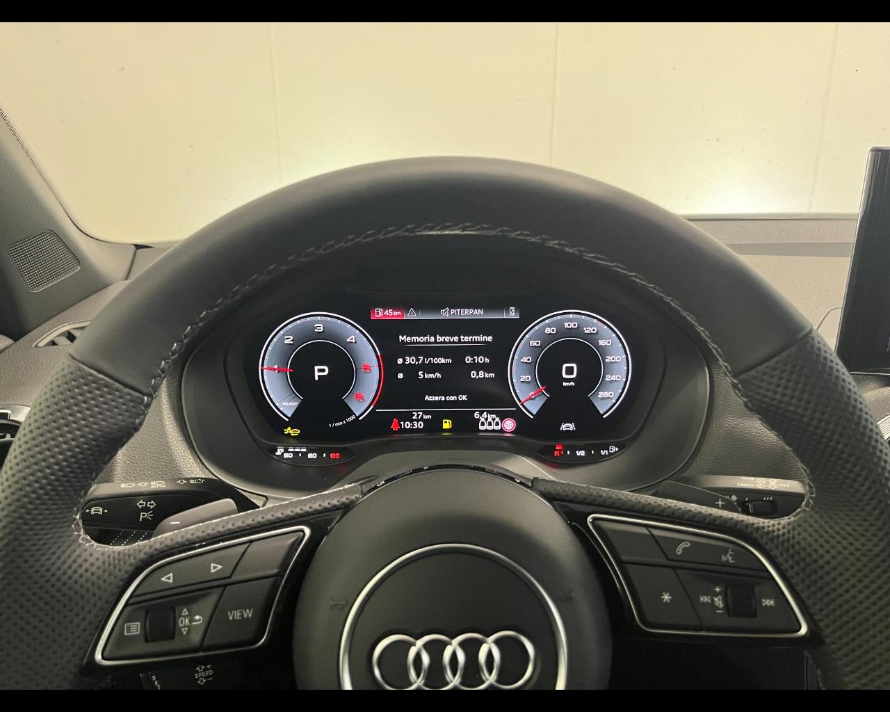 AUDI Q2 35 TDI S-TRONIC IDENTITY BLACK