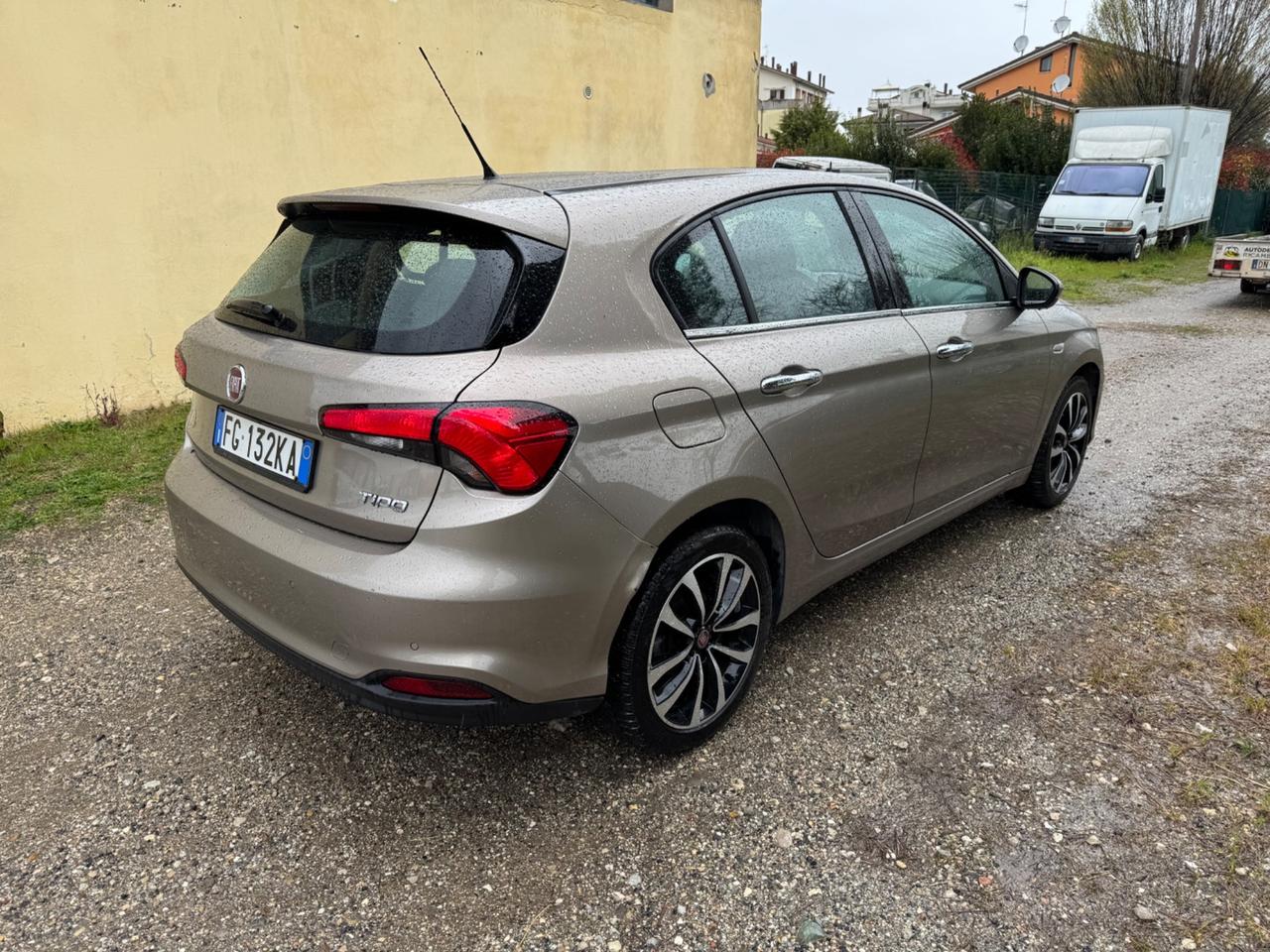 Fiat Tipo 5 porte sw MOTORE CONSUMA OLIO