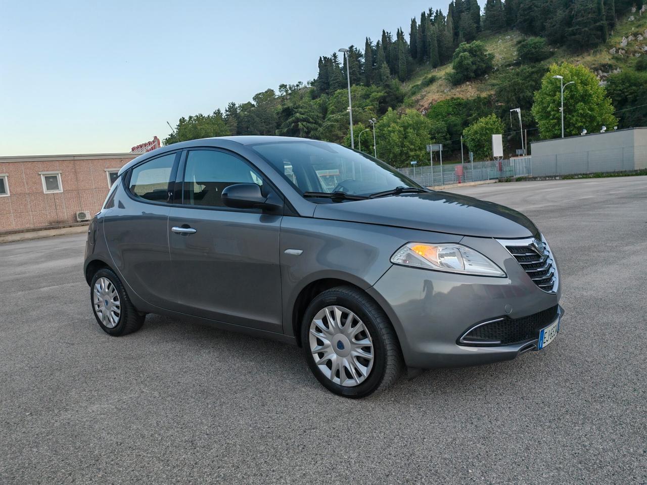 Lancia Ypsilon 1.2 69 CV Platinum
