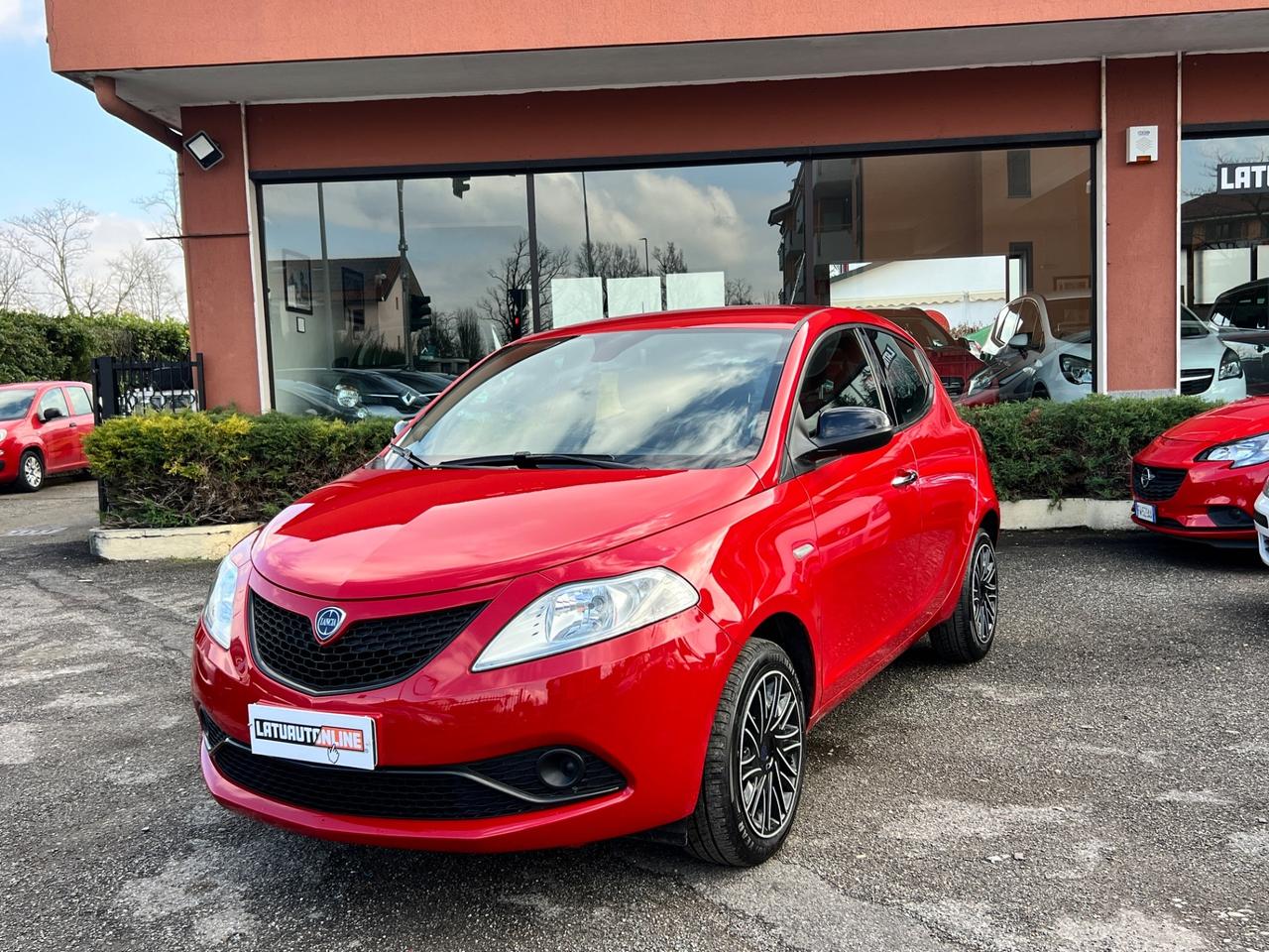 Lancia Ypsilon 1.2 69 CV 5 porte S&S Platinum