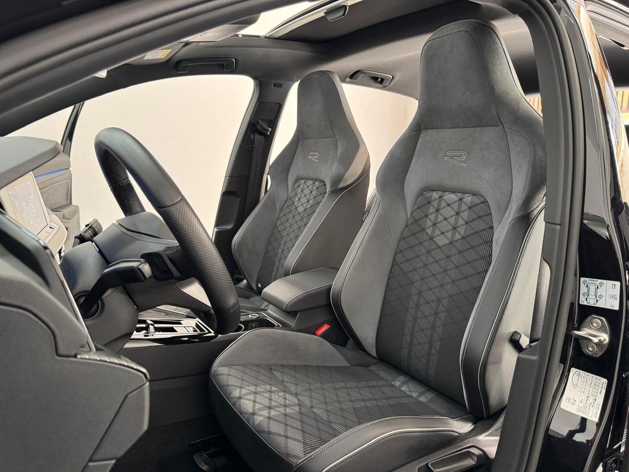 Volkswagen Golf 2.0 TDI 150 CV DSG R-Line 2023 Tetto Apribile