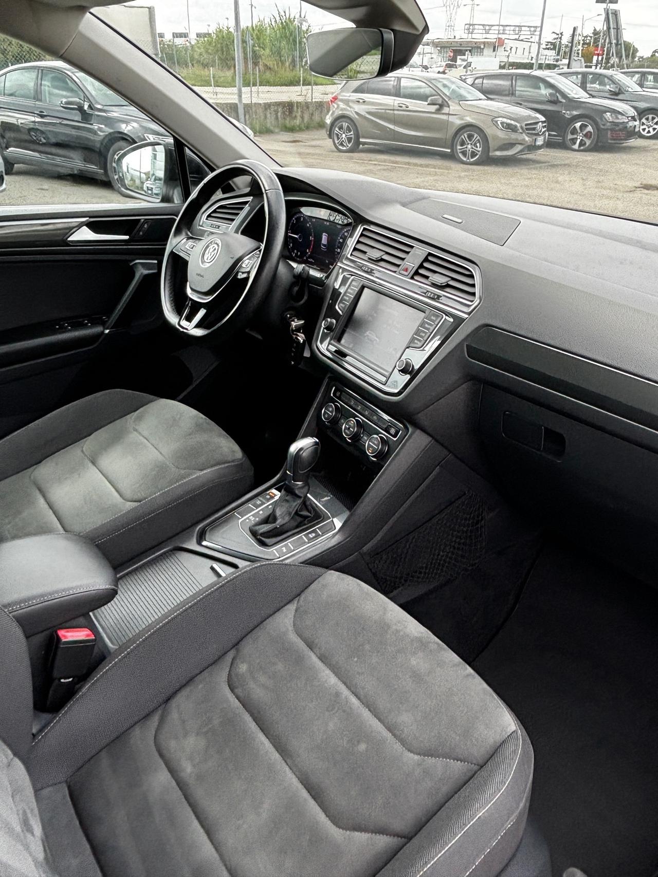 Volkswagen Tiguan 2.0 TDI SCR DSG Executive BlueMotion Technology - 2016