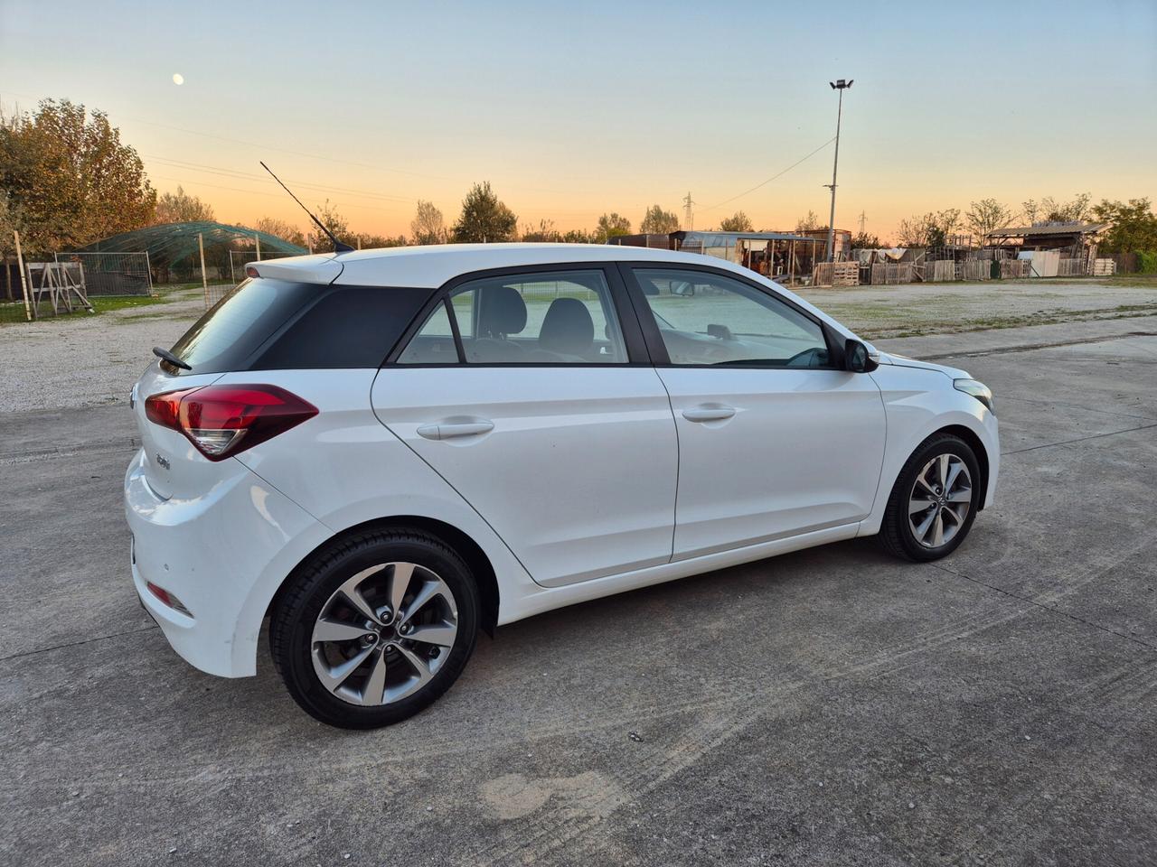 Hyundai i20 1.1 CRDi 12V 5 porte neopatentati