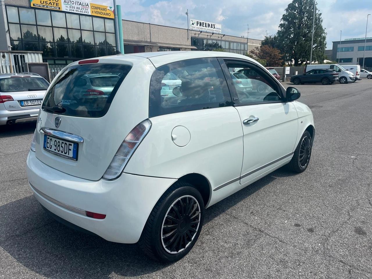Lancia Ypsilon 1.3 MJT 75 CV