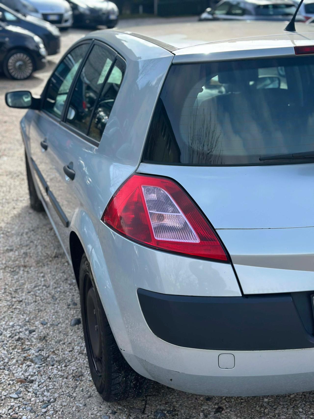 Renault MÈGANE DYNAMIQUE FULLOPT UNICOPROP