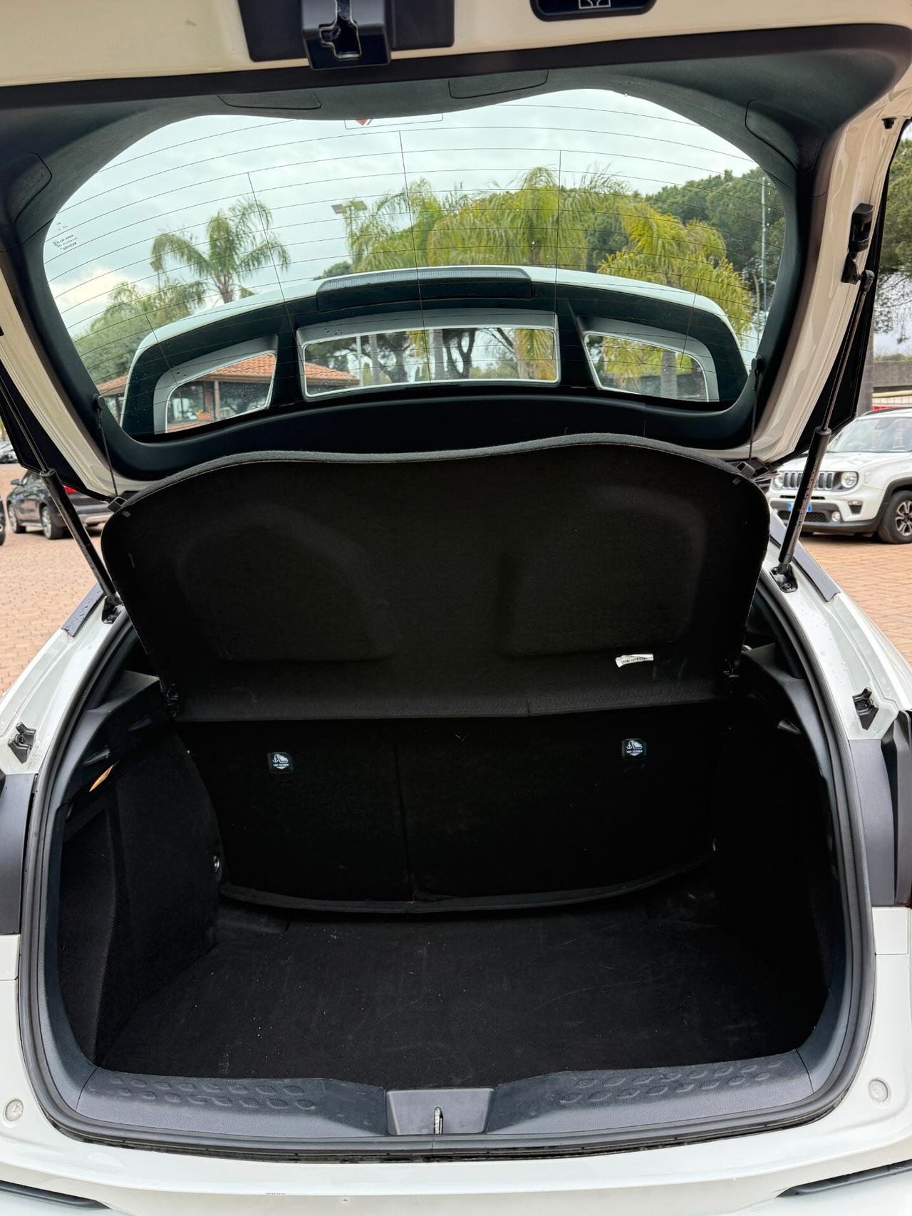Toyota C-HR 1.8 Hybrid E-CVT Business
