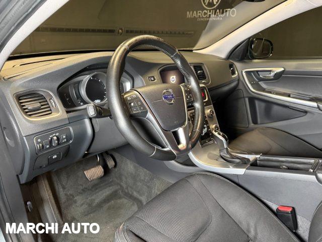 VOLVO V60 Cross Country D3 Geartronic Business