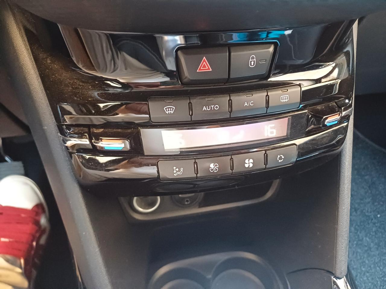 Peugeot 2008 BlueHDi 120 S&S Allure