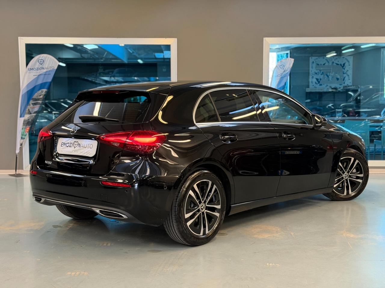 Mercedes-Benz A 180 NEOPATENTATI Advanced Plus AUTO - TELECAMERA - SEDILI RISCALDATI