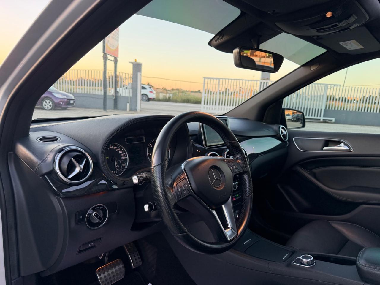 MERCEDES-BENZ B 220 CDI 170CV IPERFULL TETTO MY14
