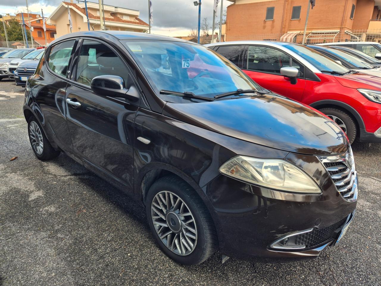 Lancia Ypsilon 1.2 69 CV 5 porte S&S Gold