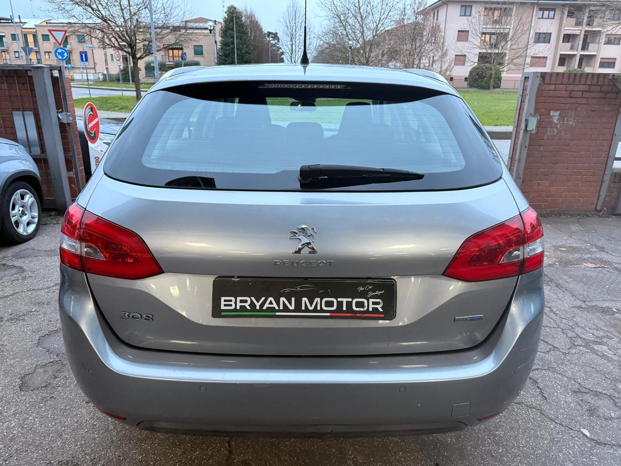 Peugeot 308 BlueHDi 120 S&S SW Allure