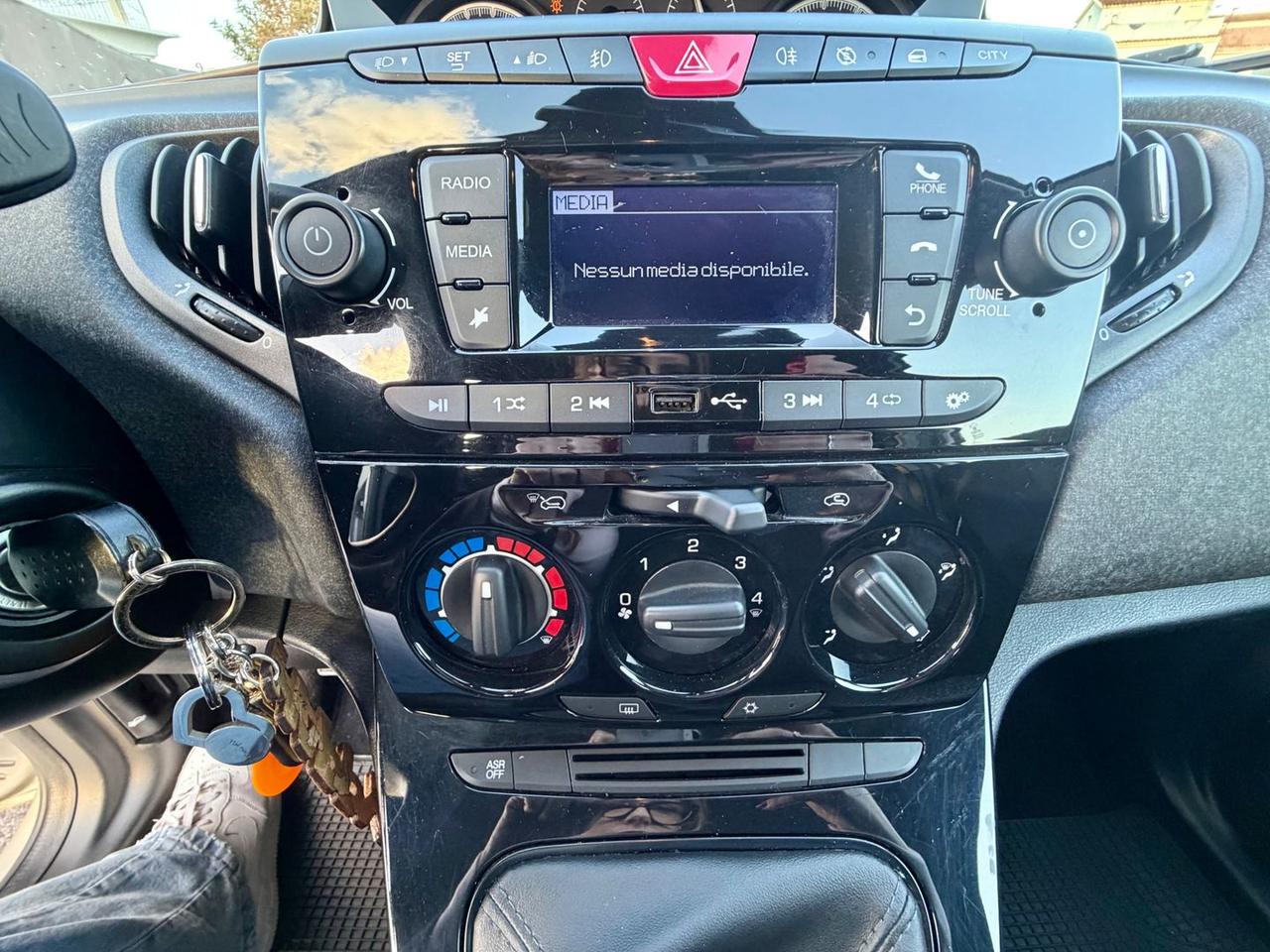 Lancia Ypsilon 1.0 FireFly MHEV EcoChic #10094