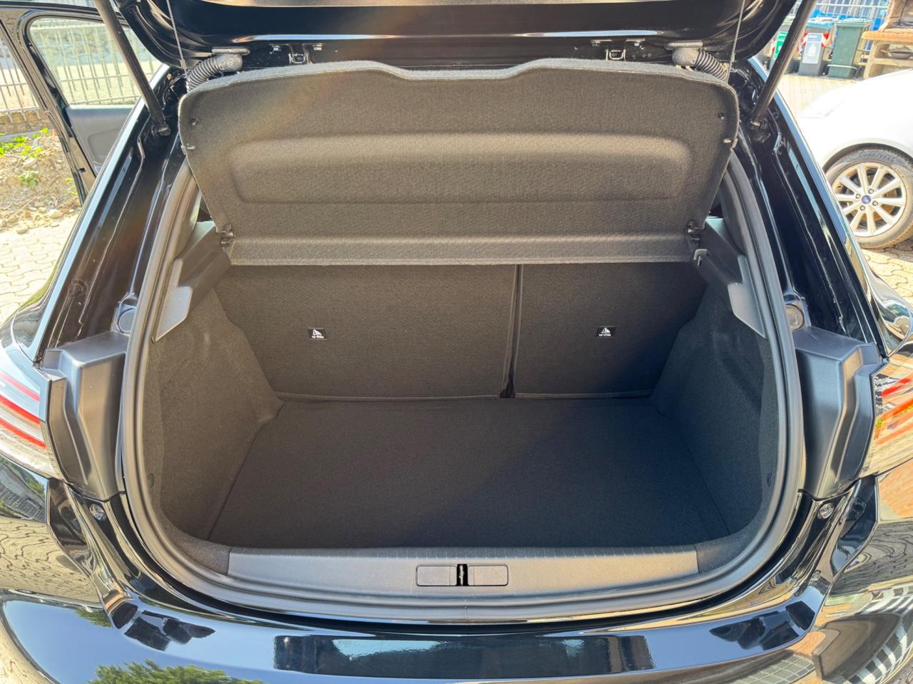 Peugeot 208 Hybrid 110 e-DCS6 Style