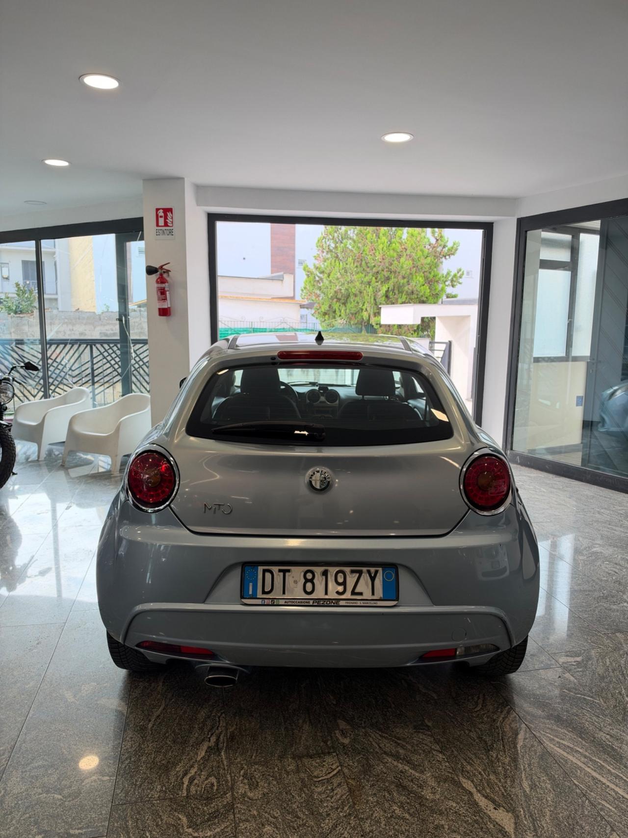Alfa Romeo MiTo 1.6 JTDm 16V Distinctive Premium Pack