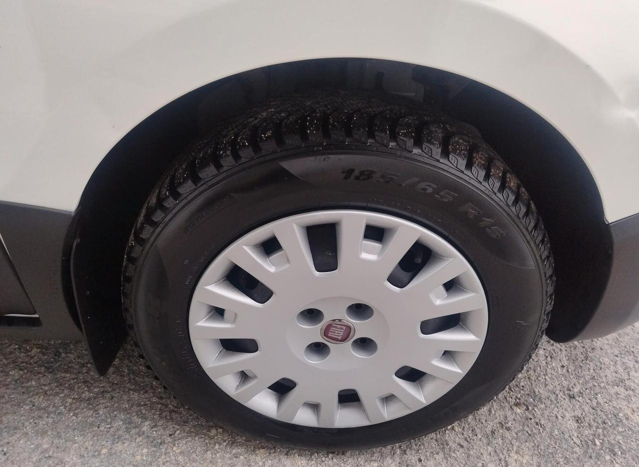 Fiat Fiorino 1.3 Mjet II Adventure 95Cv ALLESTITO