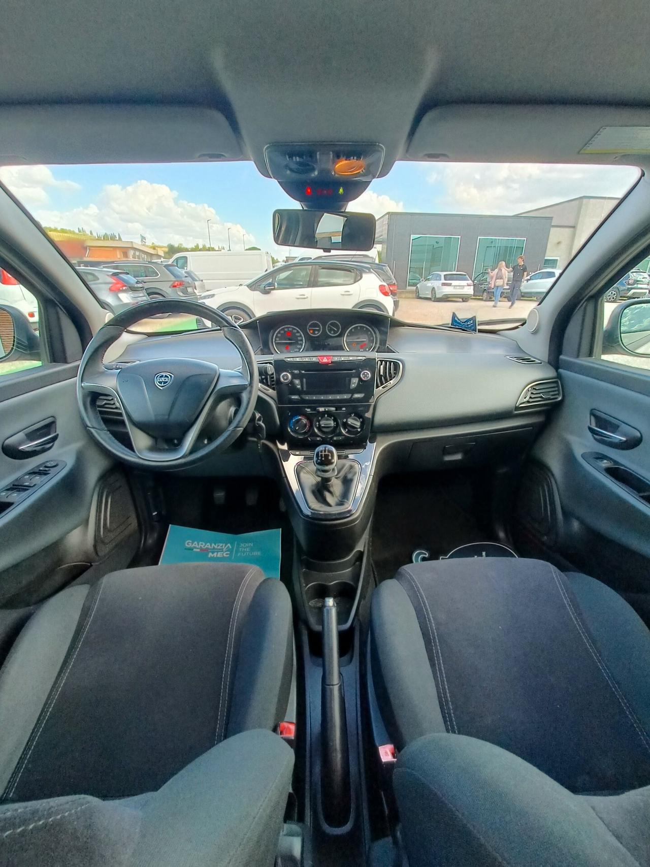 Lancia Ypsilon 1.2 69 CV 5 porte GPL Ecochic Silver