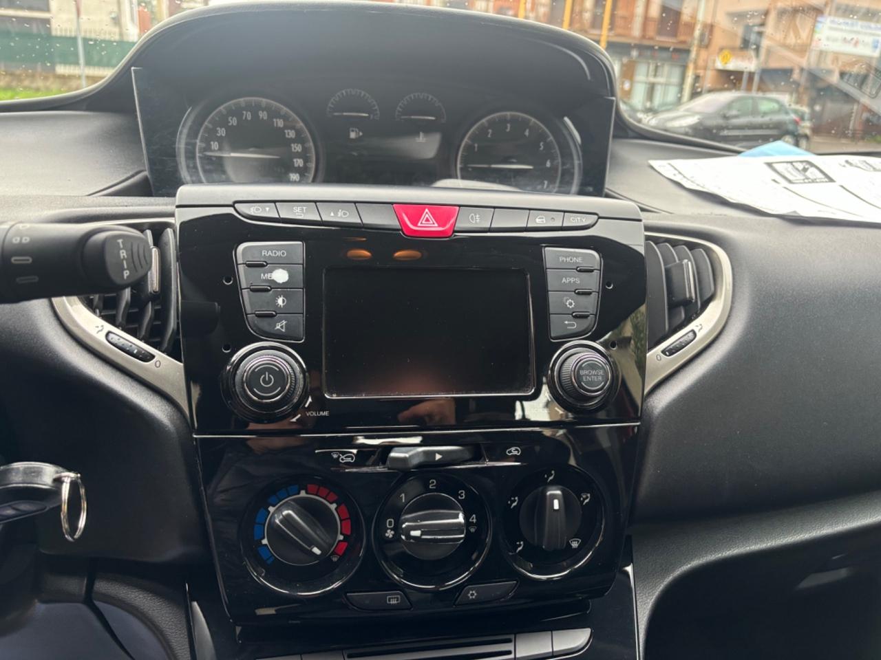Lancia Ypsilon 1.2 69 CV 5 porte Gold