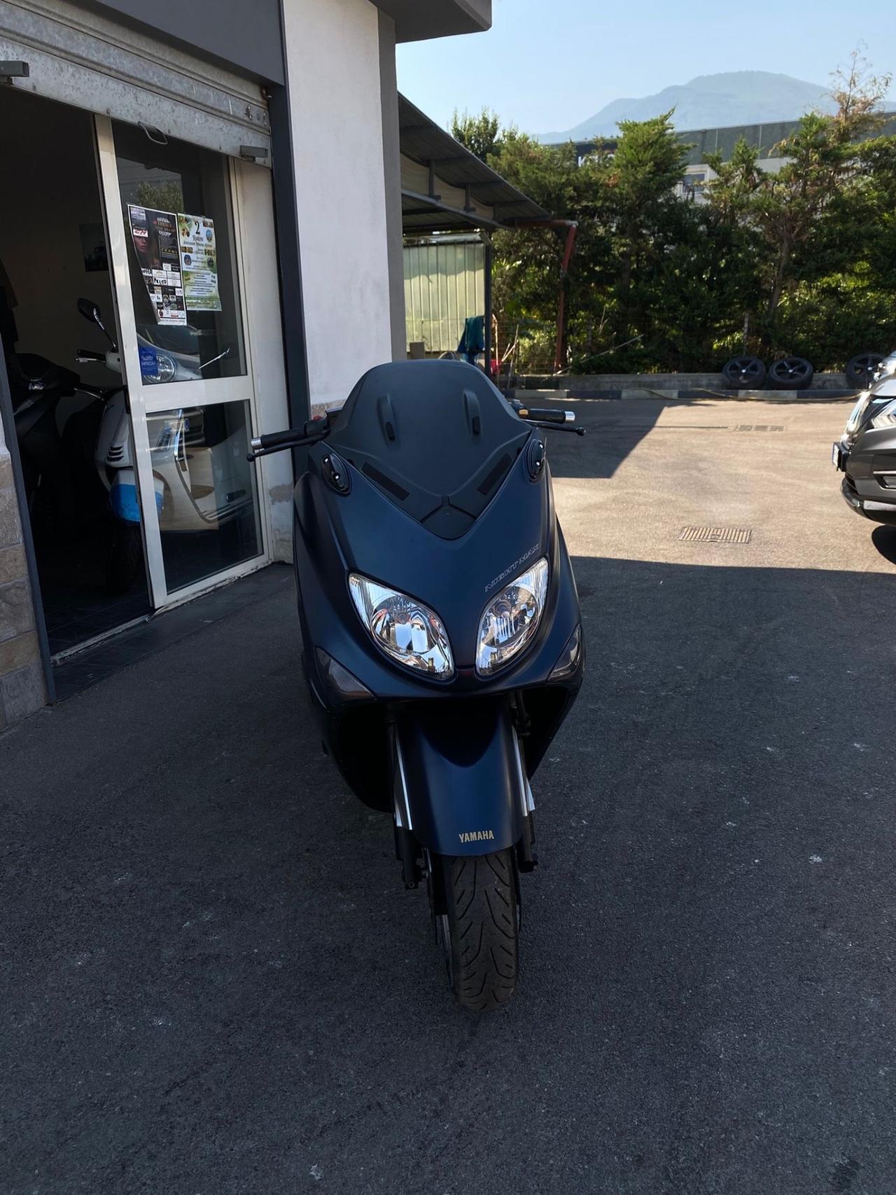 T max black max