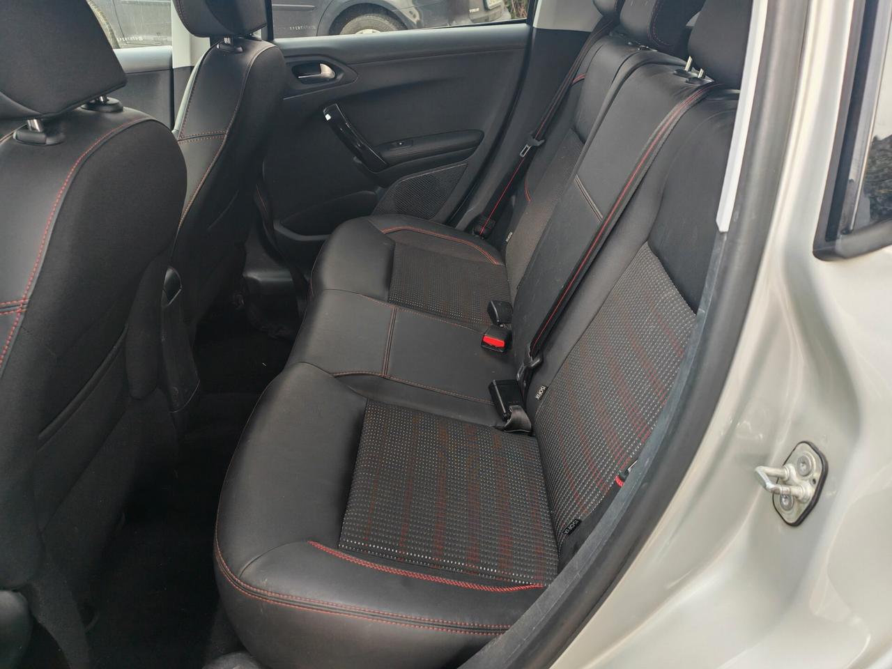 Peugeot 208 BlueHDi 5 porte GT Line Incidentata/Sinistrata