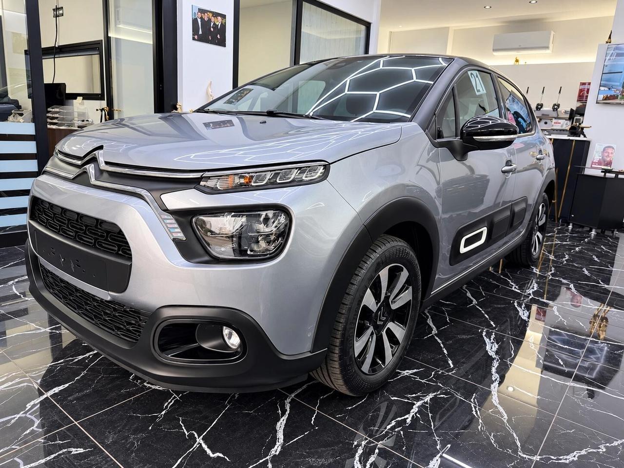 Citroen C3 PureTech 1.2 Benzina 110 cv S&S Shine