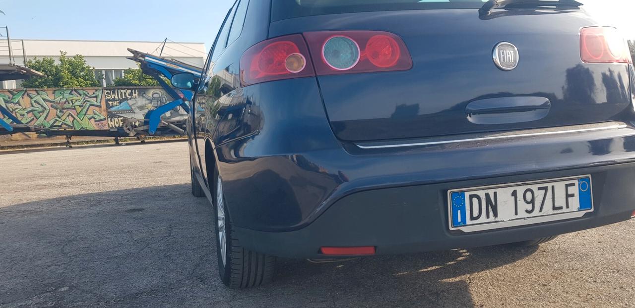 Fiat Croma 1.9 Multijet Emotion