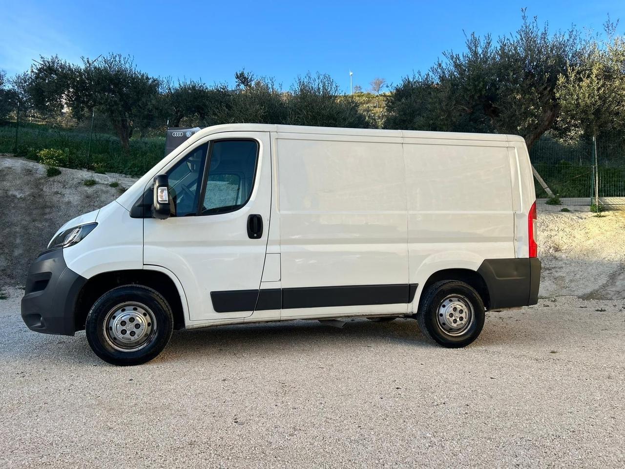 Peugeot Boxer 330 2.0 BlueHDi PC Cabinato