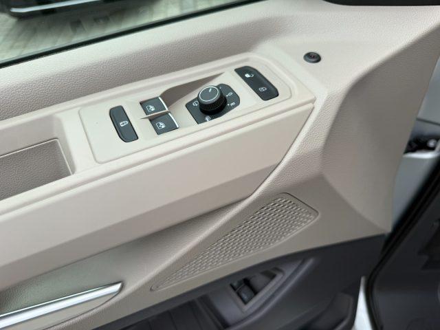 VOLKSWAGEN Multivan 1.5 PHEV DSG 4Motion Life Matrix 18" 7P Camera