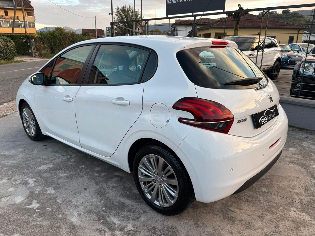 Peugeot 208 PureTech 82 5p. GPL Allure