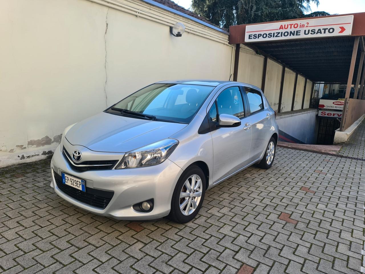 Toyota Yaris 1.0 5 porte Lounge - km certif.