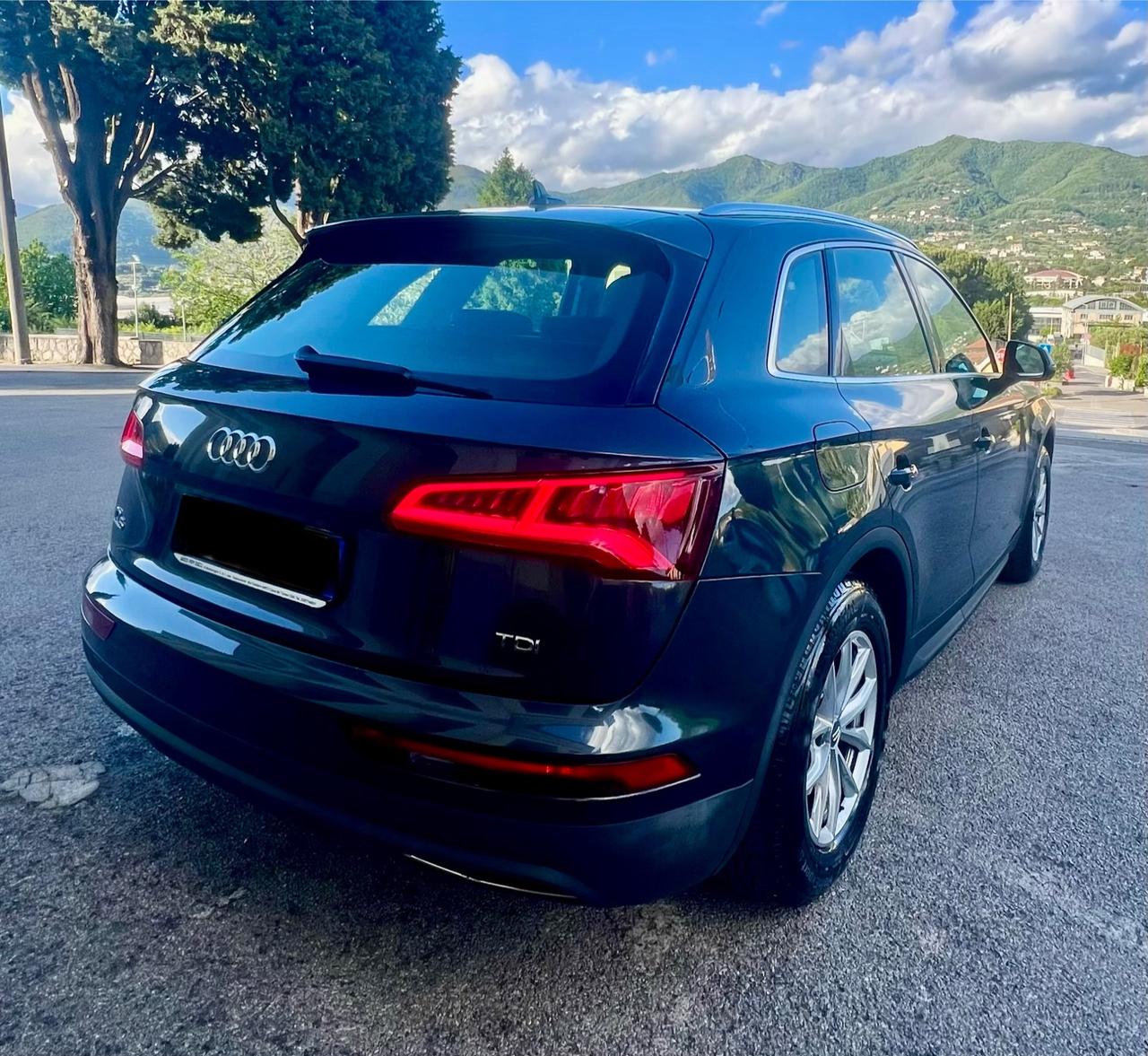 Audi Q5 2.0 TDI 150 CV Acc.Permute