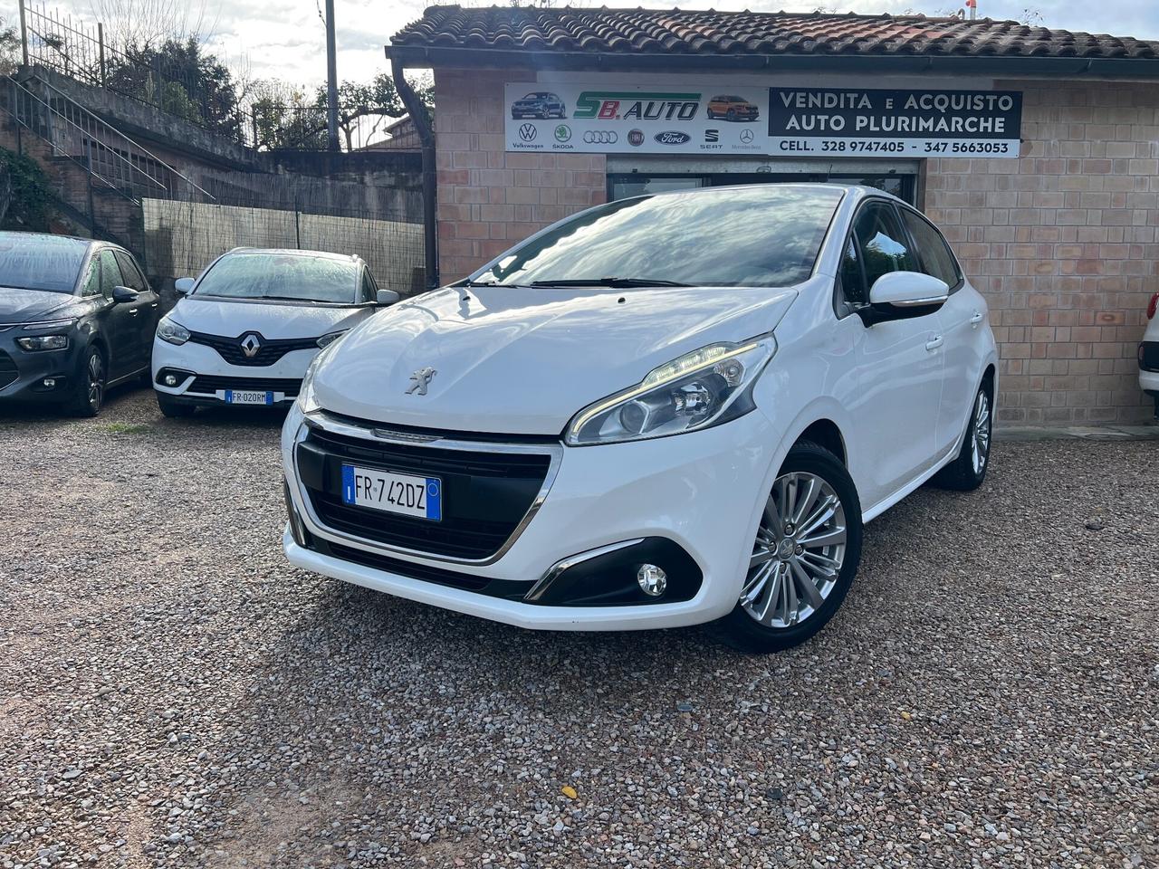 Peugeot 208 PureTech 82 5 porte Black Line