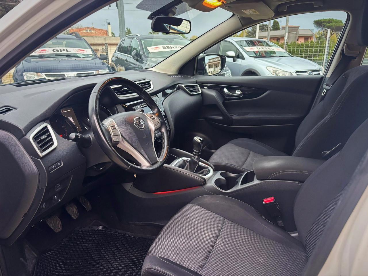 Nissan Qashqai 1.5 dCi N-Vision Garanzia 12 Mesi