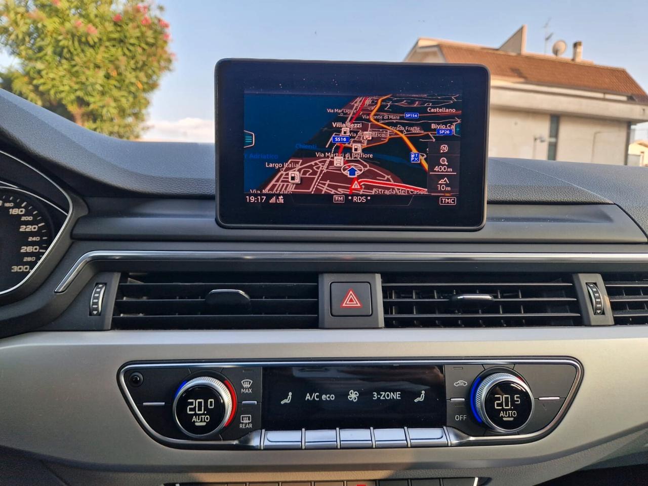 Audi A4 Avant 30 TDI S tronic S line edition