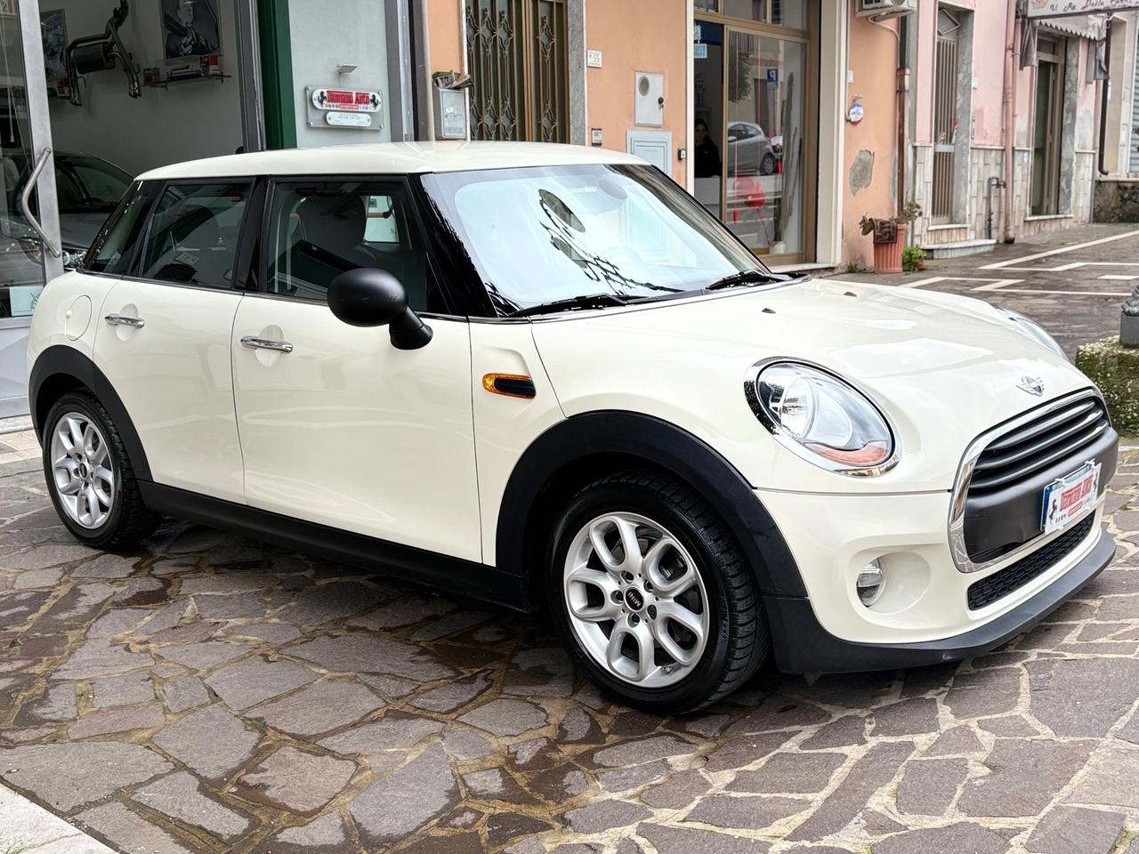 Mini One 1.2 75 CV 5PORTE DA NEOPATENTATI RING LED