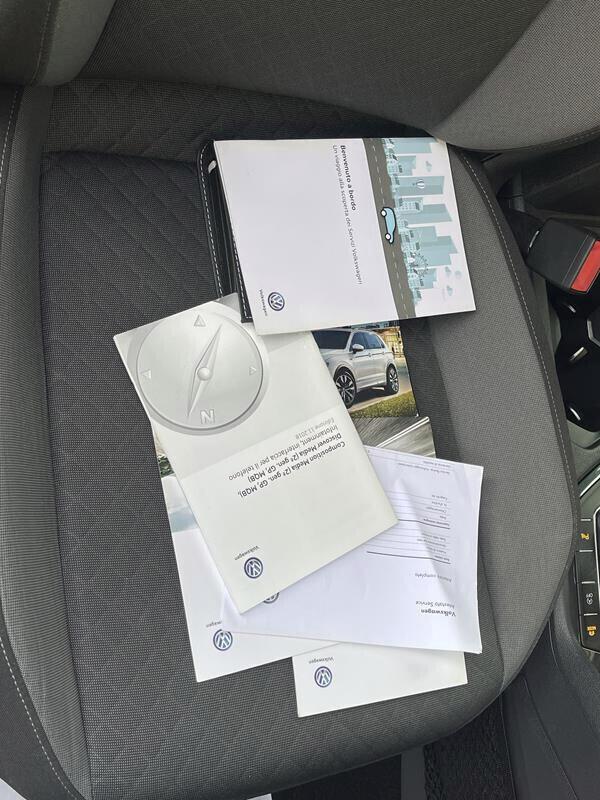 Volkswagen Tiguan 1.6 TDI R Line Sport "Cerchi 19 - Fari Full Led Stop a Quadro digitale"