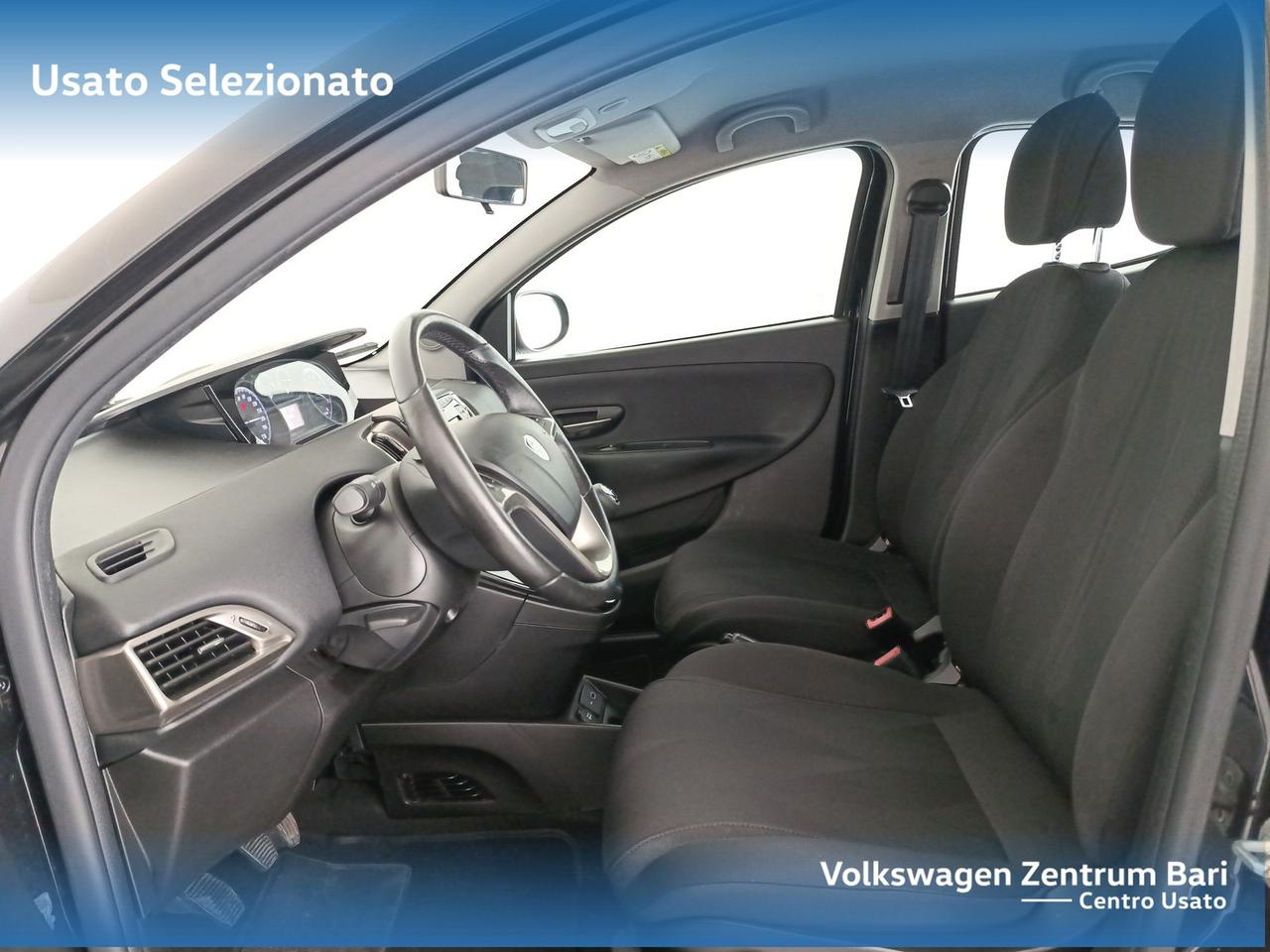 Lancia Ypsilon 1.0 firefly hybrid gold s&s 70cv