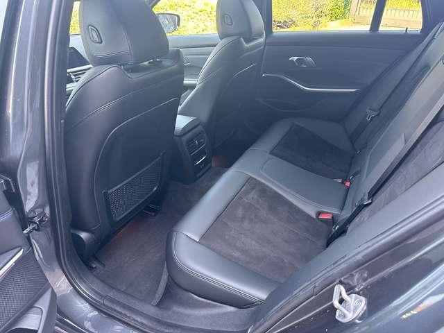 BMW 330 330d Touring 48V xdrive Msport auto