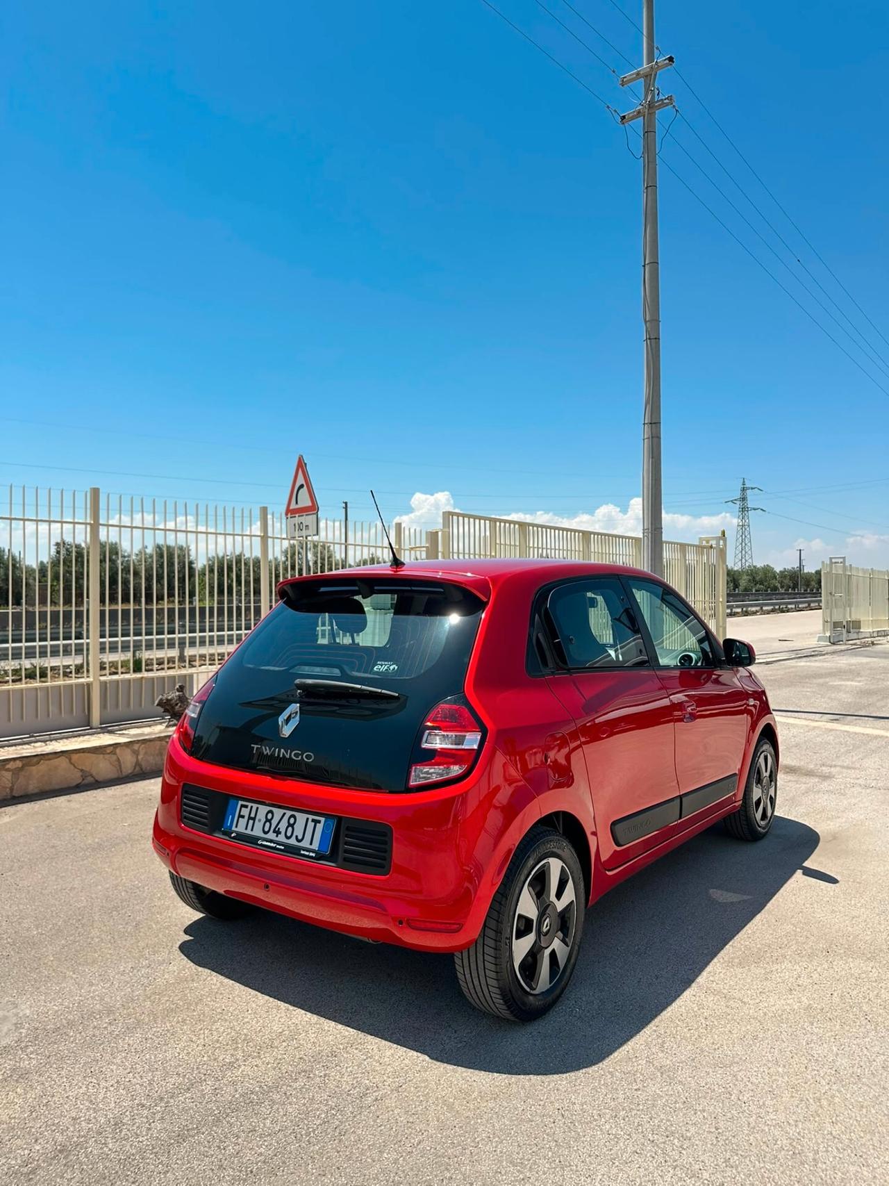 RENAULT TWINGO SCe Lovely 1.0