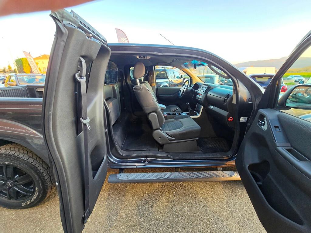Nissan Navara 2.5 dCi 190CV King Cab LE DA VETRINA!