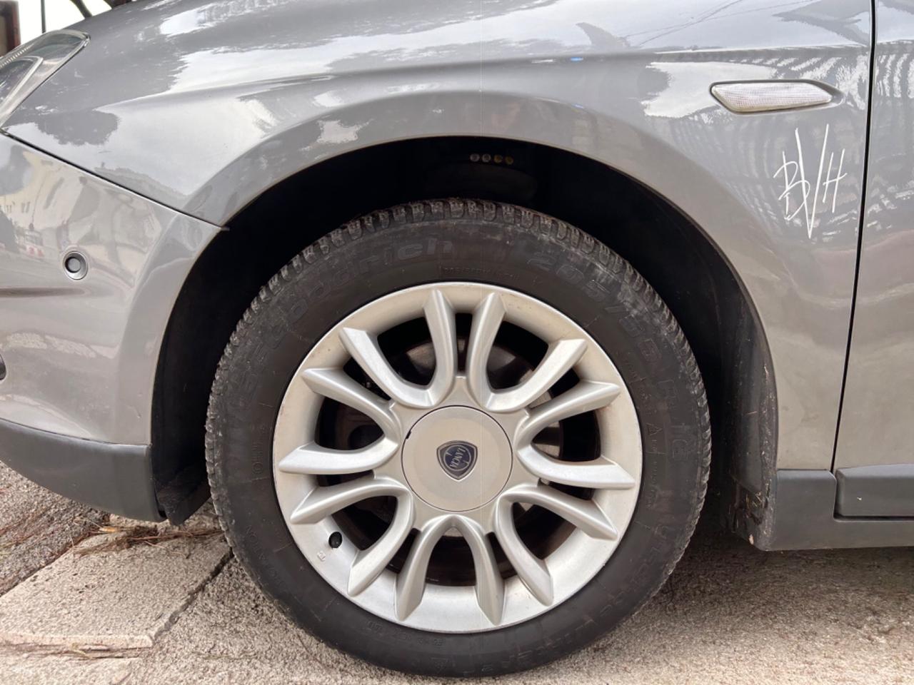 Lancia Delta 1.6 MJT Platino Parcheggio Automatico