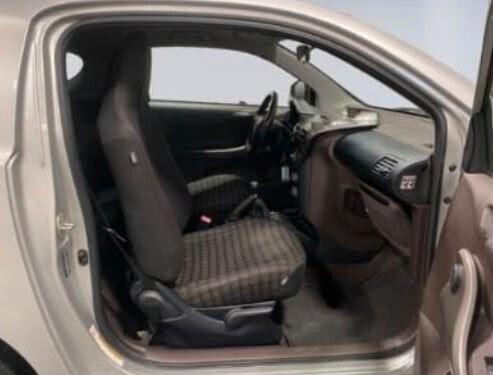 Toyota iQ 1.0 68 Cv - Cerchi in lega - Comandi