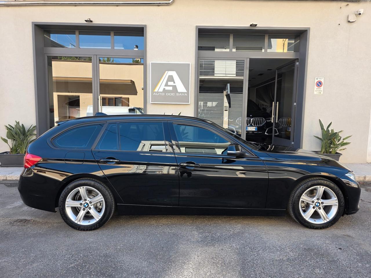 Bmw 318 d 150 Cv Touring Sport+Fari Led+Navy....