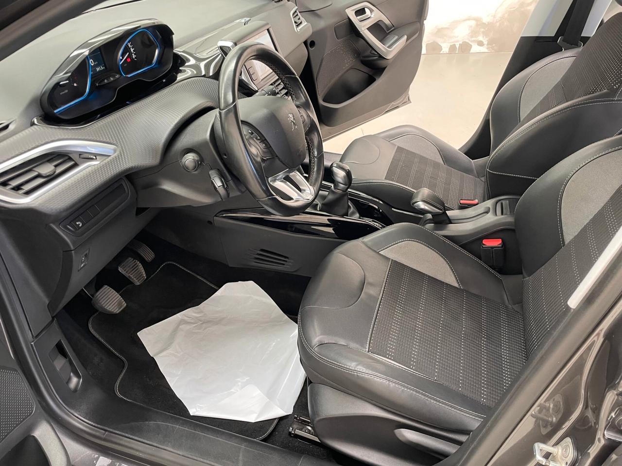 Peugeot 2008 1.5 BlueHDi 100 CV Allure