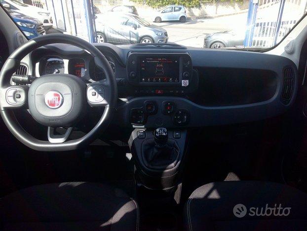 Fiat Panda 1.0 69cv firefly hybrid schermo touch 7"