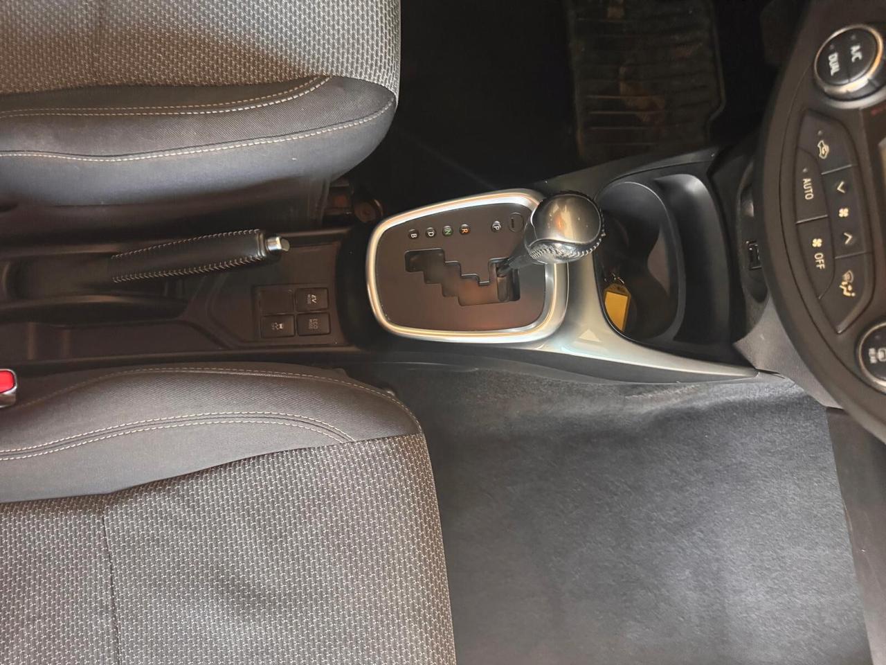 Toyota Yaris 1.5 Hybrid 5 porte Business