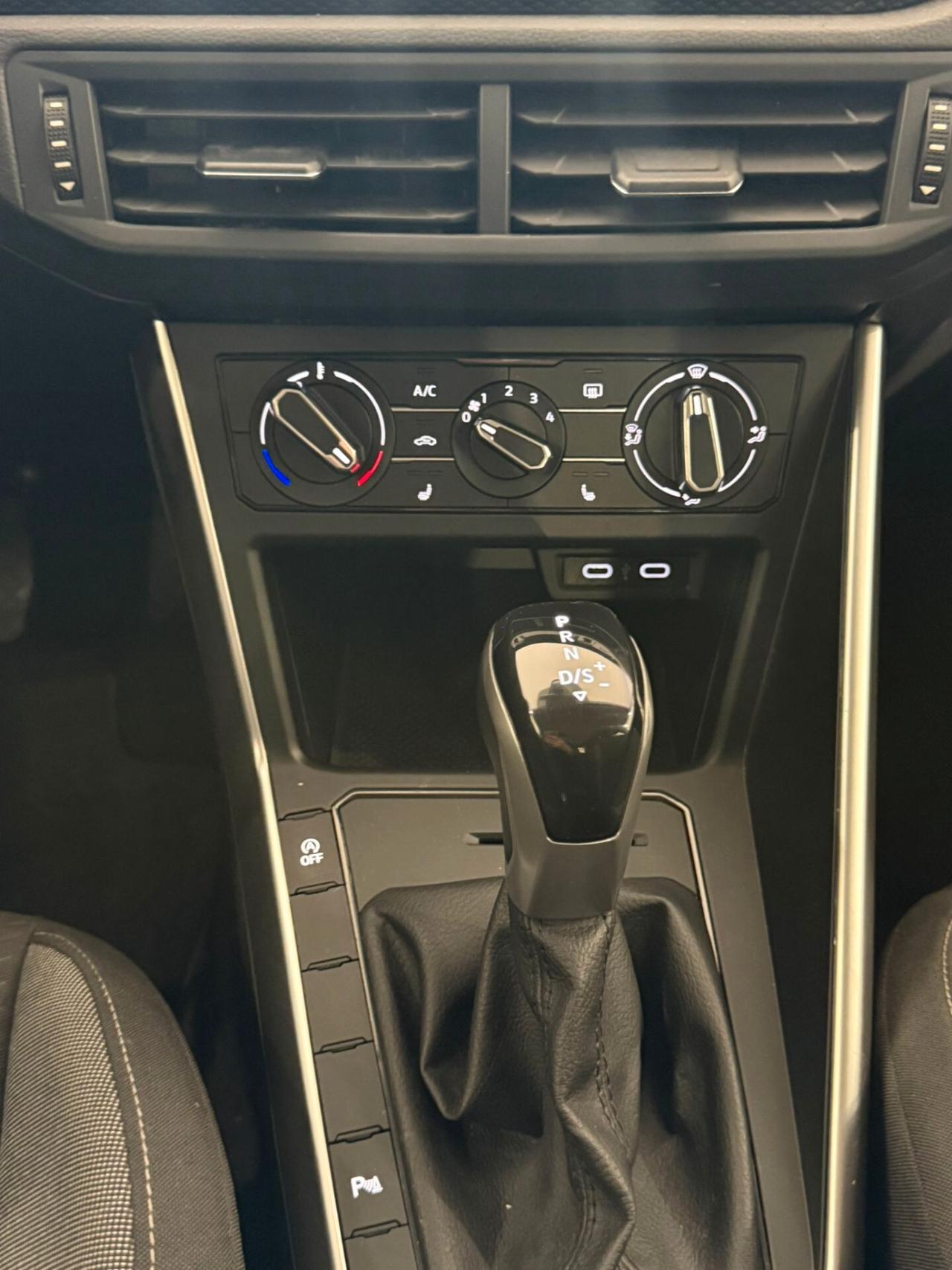 VOLKSWAGEN TAIGO AUTOMATICA 30.000 KM