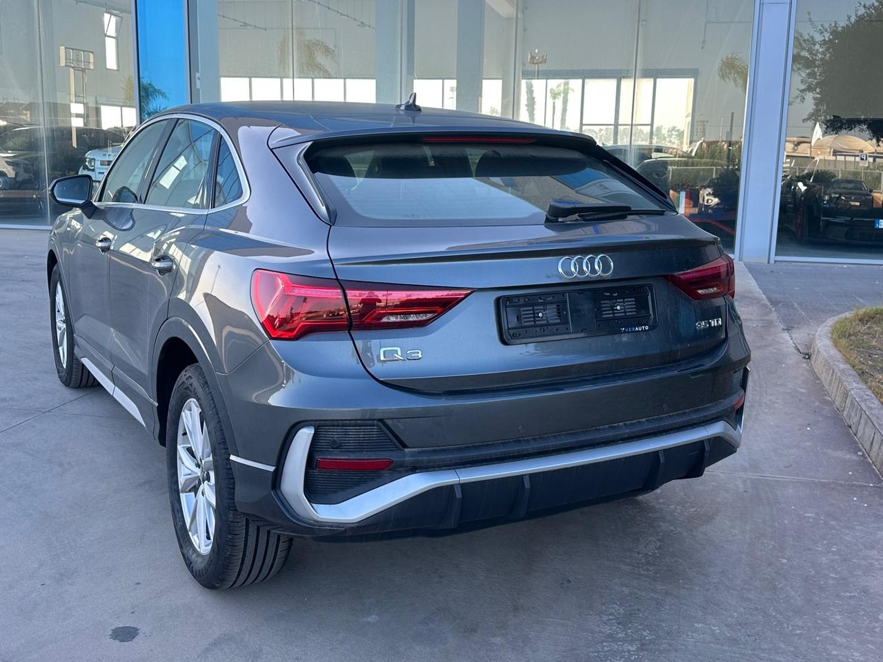 Audi Q3 Spb 35 Sline possibilità noleggio no scoring