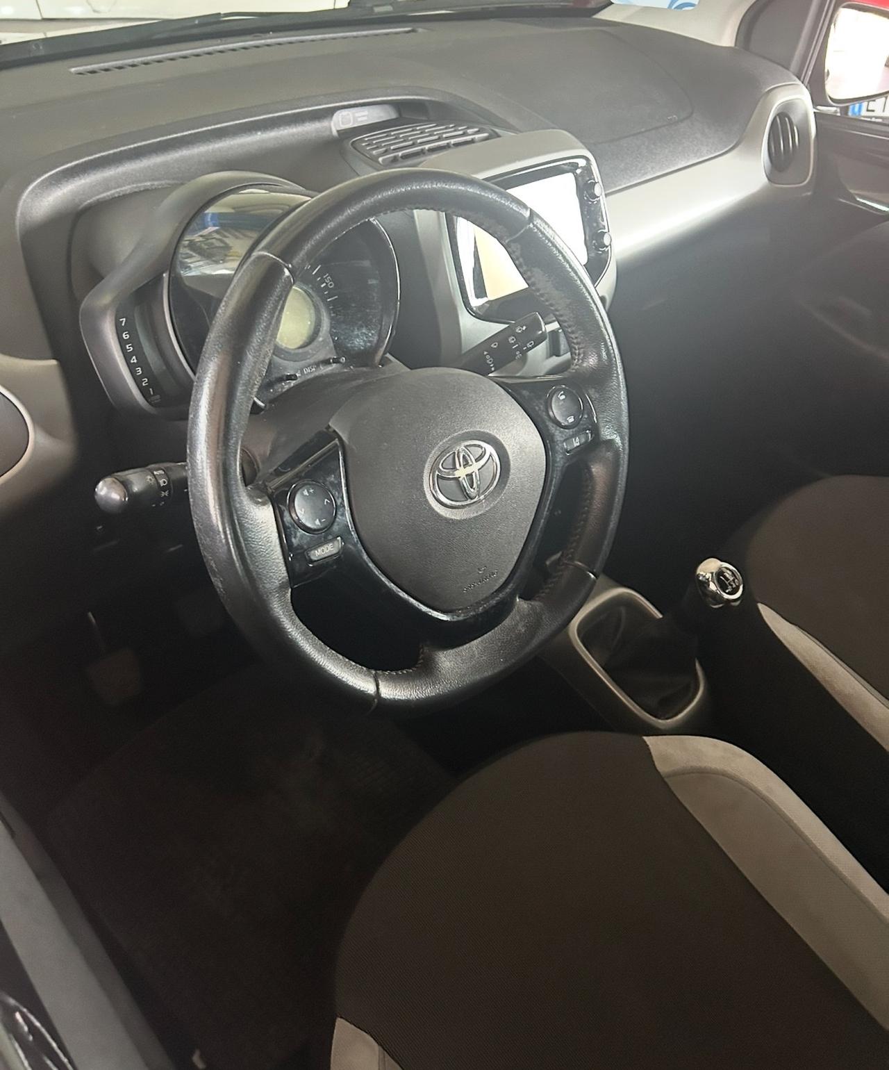Toyota Aygo 1.0 VVT-i 69 CV 5 porte x-pure